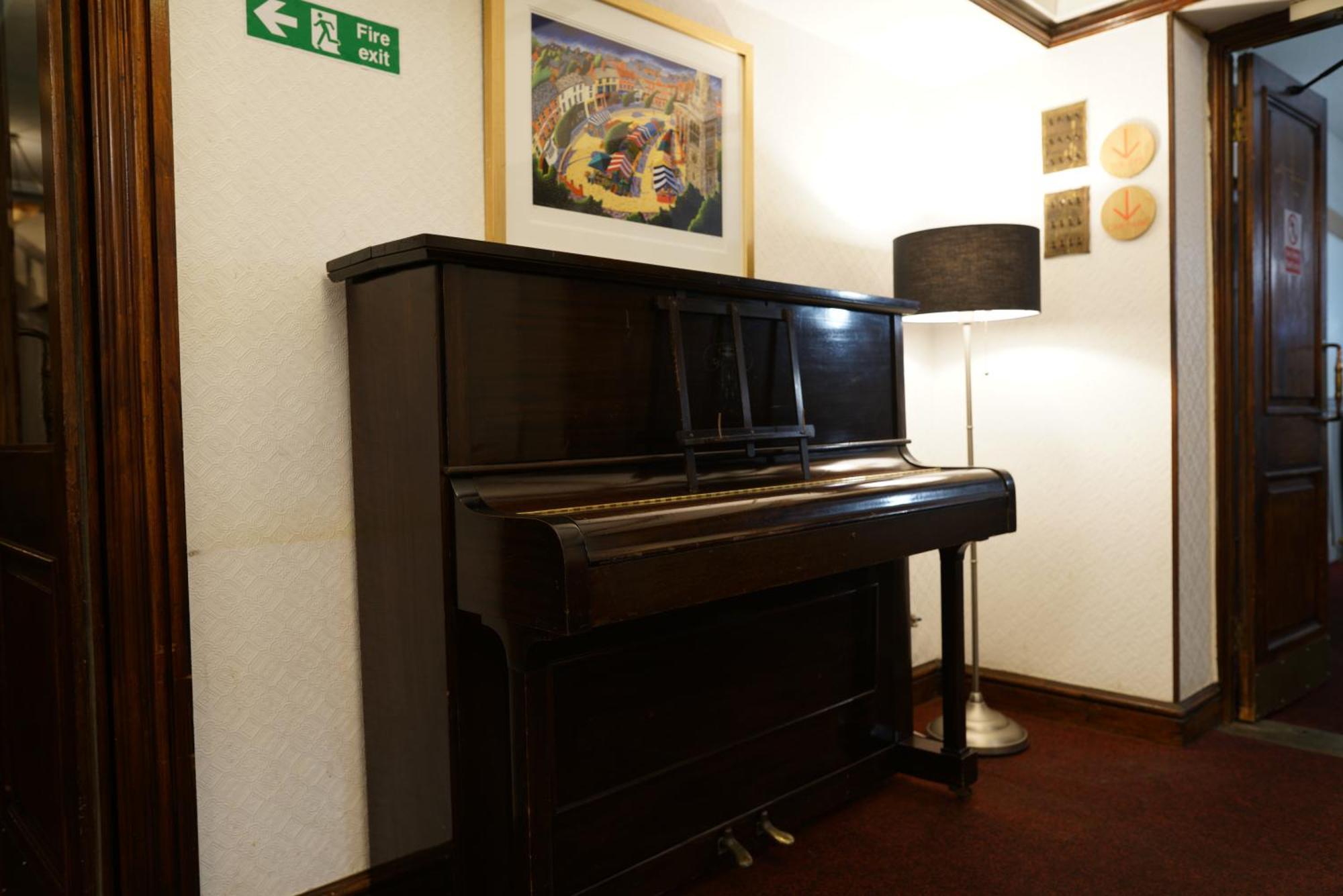 Royal Hotel Kettering by Paymán Club Exteriér fotografie